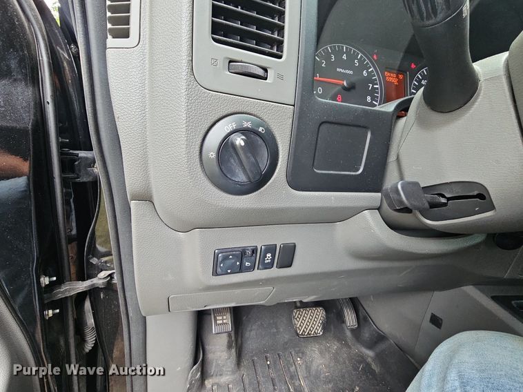 image for item NT9785 2016 Nissan NV3500  van