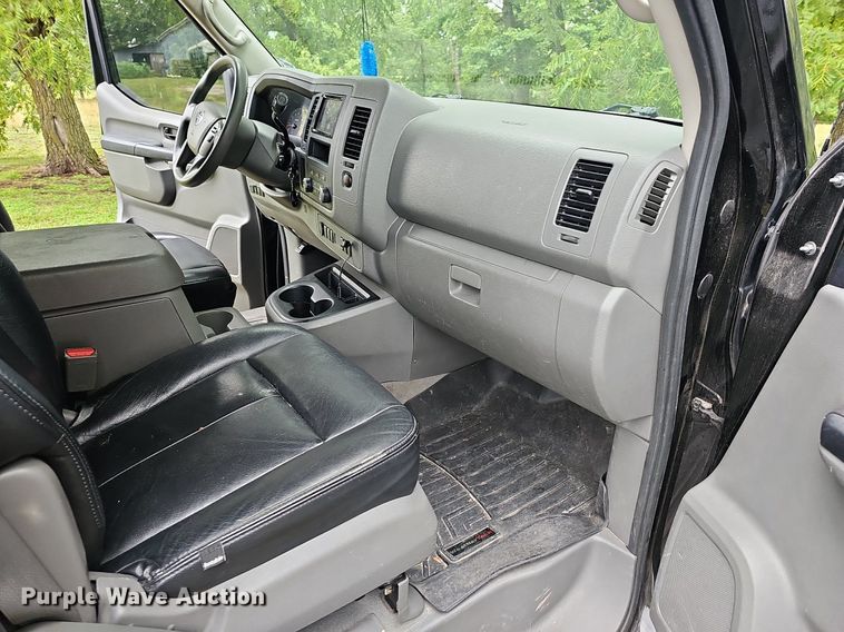 image for item NT9785 2016 Nissan NV3500  van