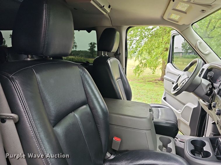 image for item NT9785 2016 Nissan NV3500  van