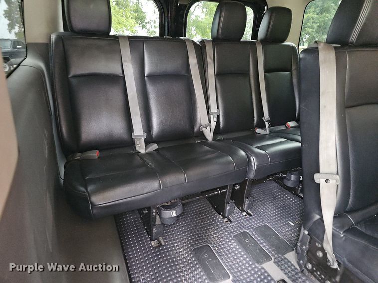 image for item NT9785 2016 Nissan NV3500  van