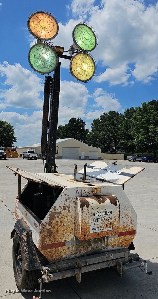 image for item NX9699 Coleman MH4000QLKH  light plant