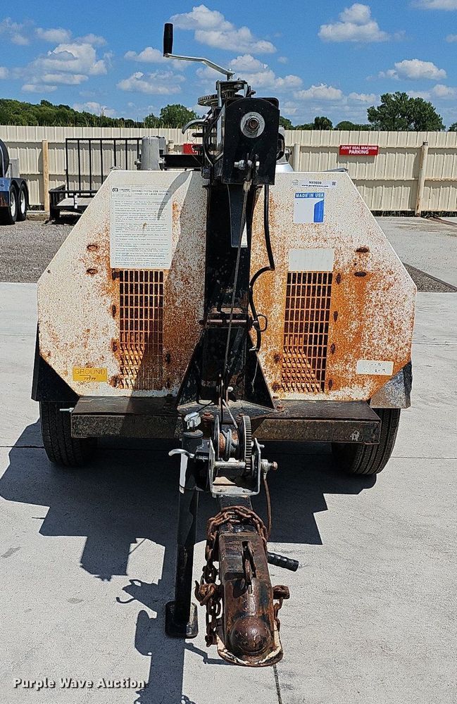 image for item NX9699 Coleman MH4000QLKH  light plant