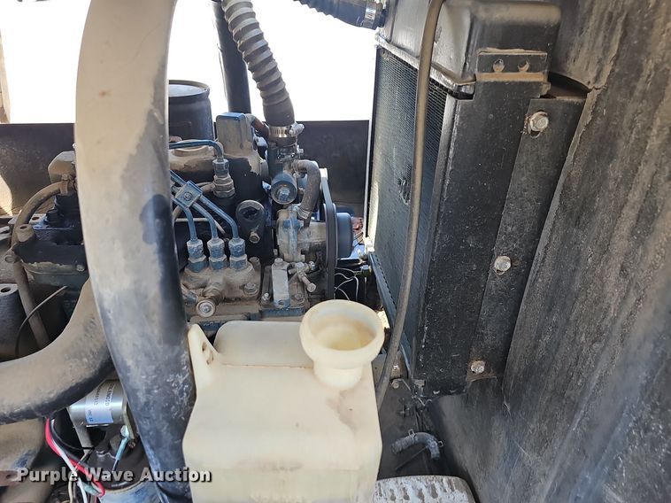 image for item NX9699 Coleman MH4000QLKH  light plant