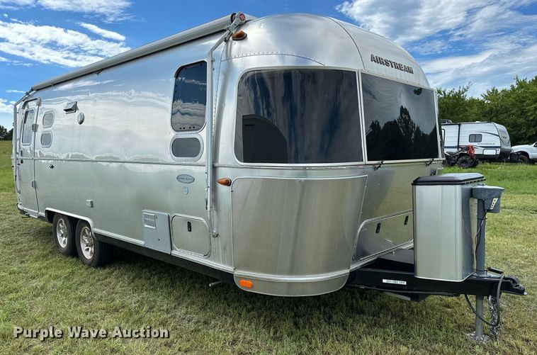 image for item OC9100 2019 Airstream Flying Cloud  camper