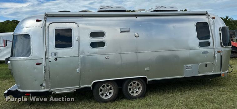 image for item OC9100 2019 Airstream Flying Cloud  camper