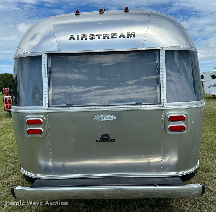 image for item OC9100 2019 Airstream Flying Cloud  camper