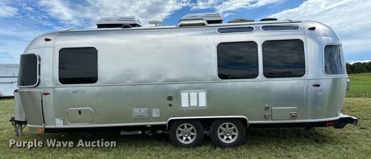 image for item OC9100 2019 Airstream Flying Cloud  camper