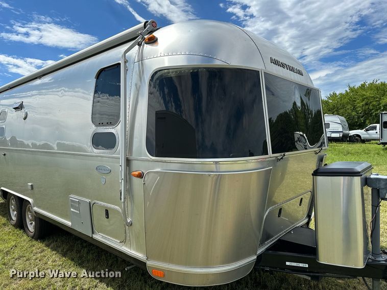 image for item OC9100 2019 Airstream Flying Cloud  camper