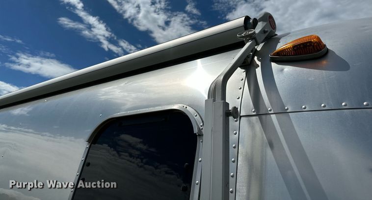 image for item OC9100 2019 Airstream Flying Cloud  camper