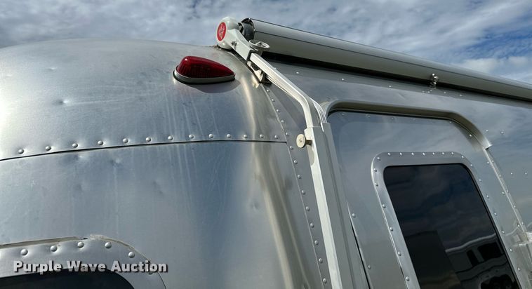 image for item OC9100 2019 Airstream Flying Cloud  camper