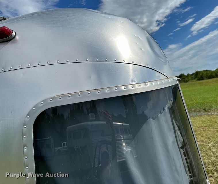 image for item OC9100 2019 Airstream Flying Cloud  camper