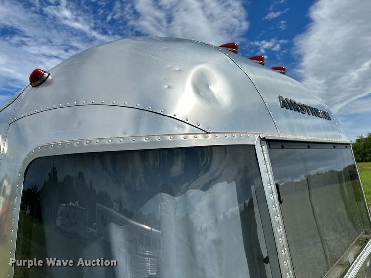 image for item OC9100 2019 Airstream Flying Cloud  camper