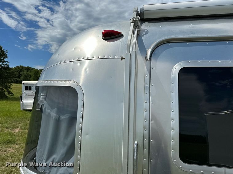 image for item OC9100 2019 Airstream Flying Cloud  camper