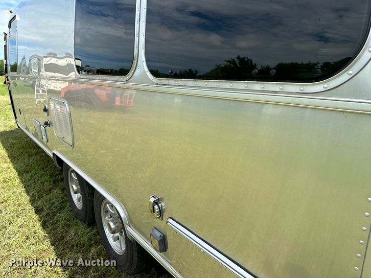 image for item OC9100 2019 Airstream Flying Cloud  camper