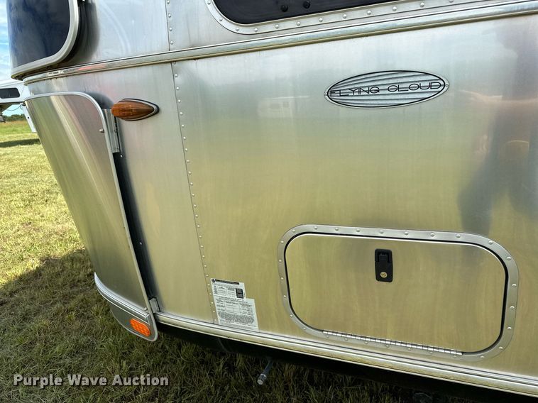 image for item OC9100 2019 Airstream Flying Cloud  camper