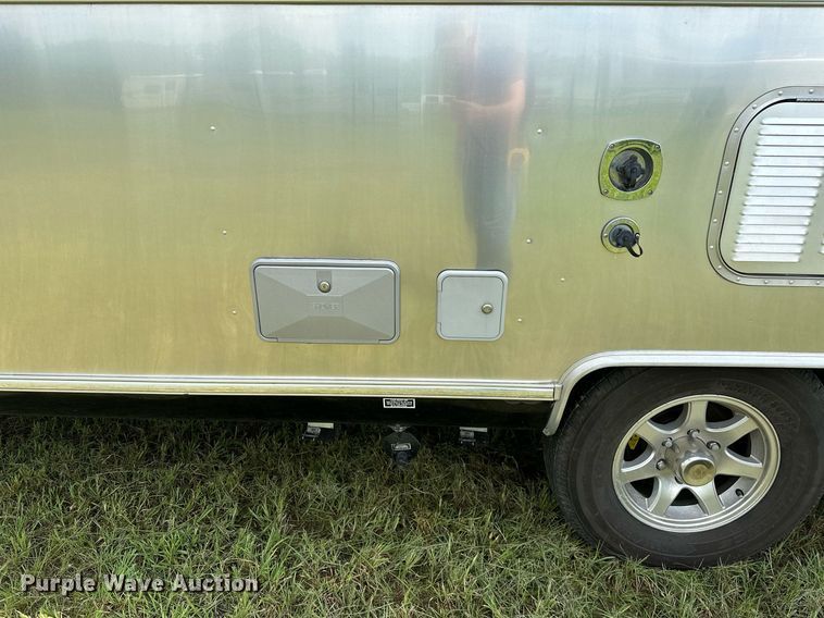 image for item OC9100 2019 Airstream Flying Cloud  camper