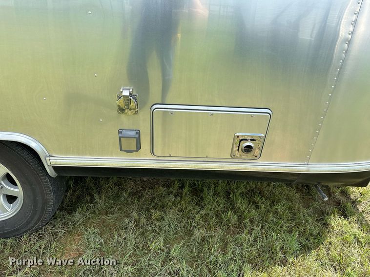 image for item OC9100 2019 Airstream Flying Cloud  camper