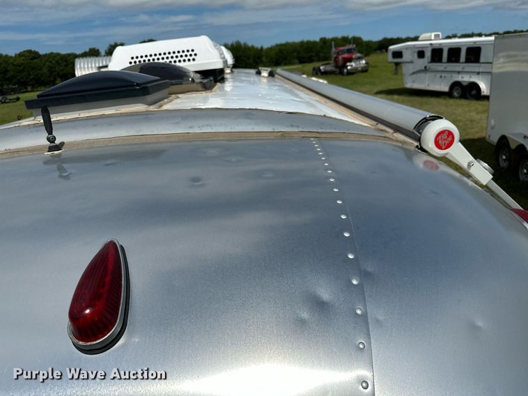 image for item OC9100 2019 Airstream Flying Cloud  camper
