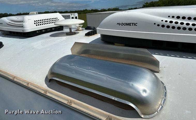 image for item OC9100 2019 Airstream Flying Cloud  camper