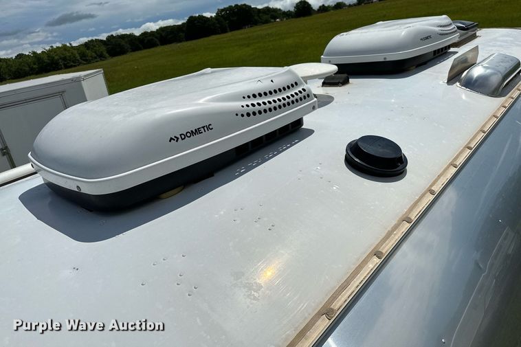 image for item OC9100 2019 Airstream Flying Cloud  camper