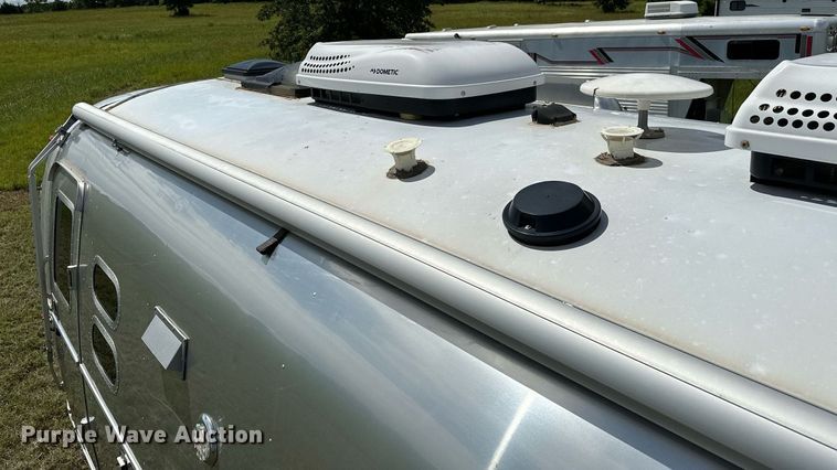 image for item OC9100 2019 Airstream Flying Cloud  camper