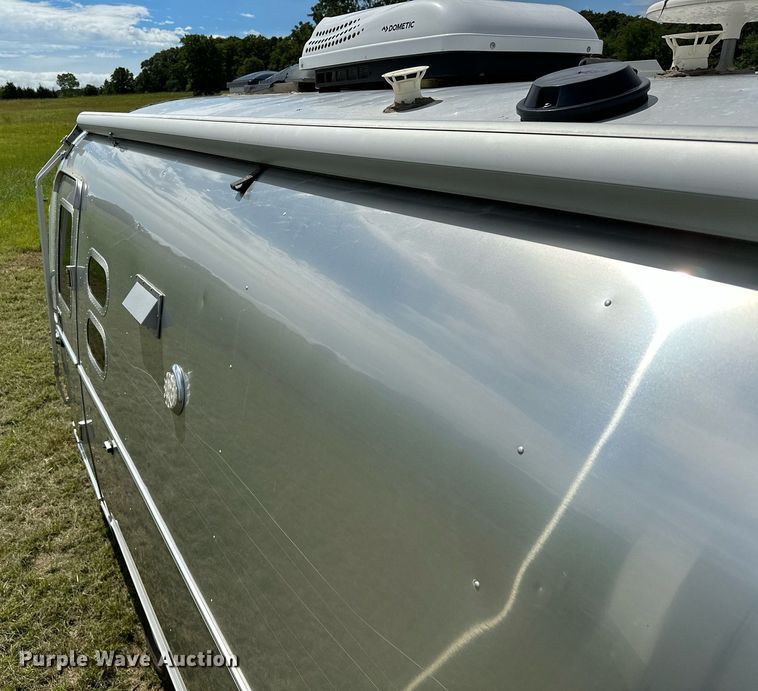 image for item OC9100 2019 Airstream Flying Cloud  camper