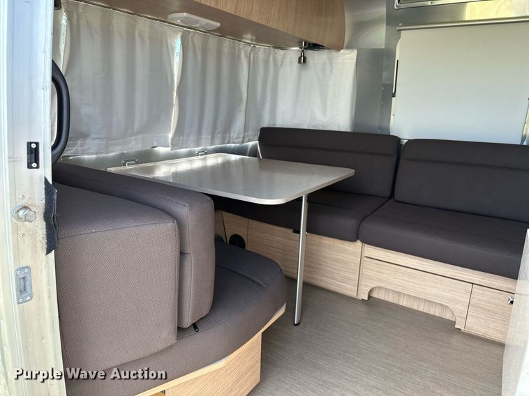 image for item OC9100 2019 Airstream Flying Cloud  camper