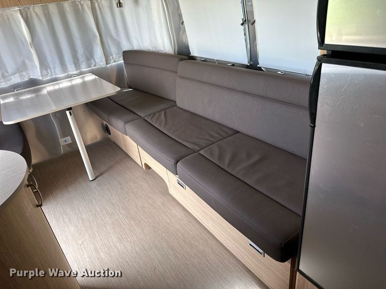 image for item OC9100 2019 Airstream Flying Cloud  camper