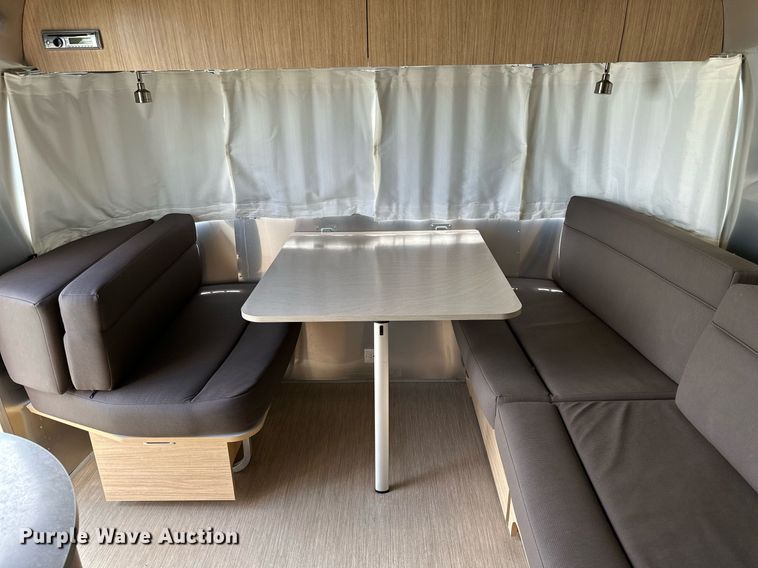 image for item OC9100 2019 Airstream Flying Cloud  camper