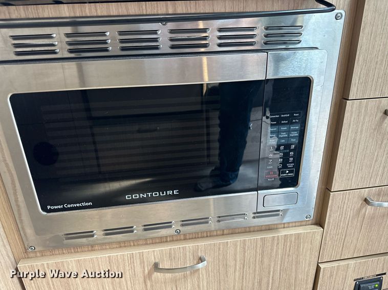 image for item OC9100 2019 Airstream Flying Cloud  camper