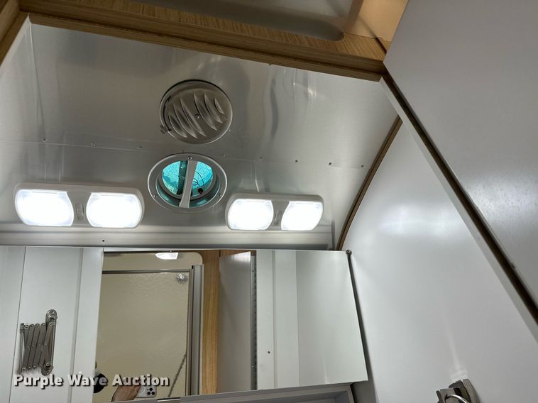 image for item OC9100 2019 Airstream Flying Cloud  camper