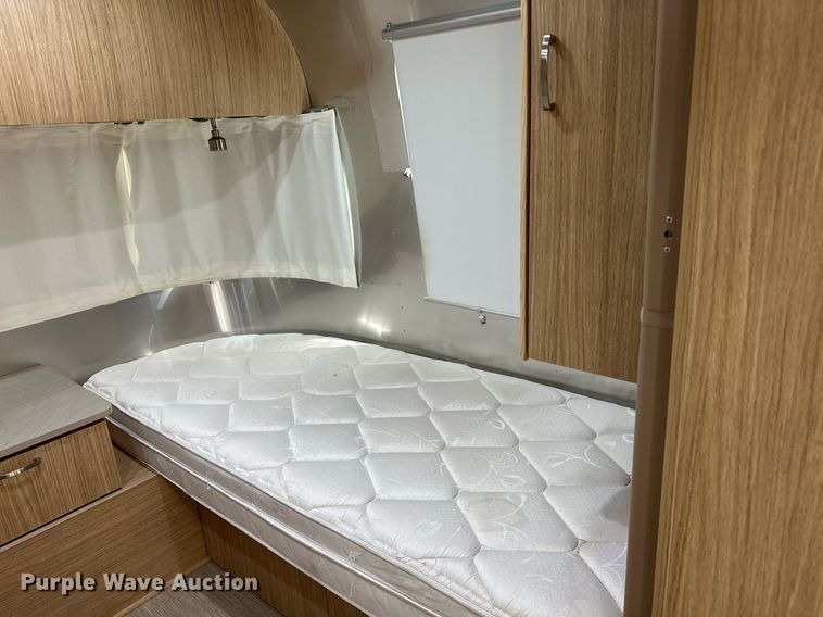 image for item OC9100 2019 Airstream Flying Cloud  camper