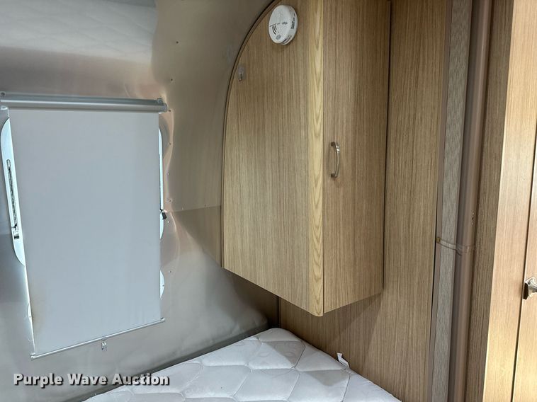 image for item OC9100 2019 Airstream Flying Cloud  camper