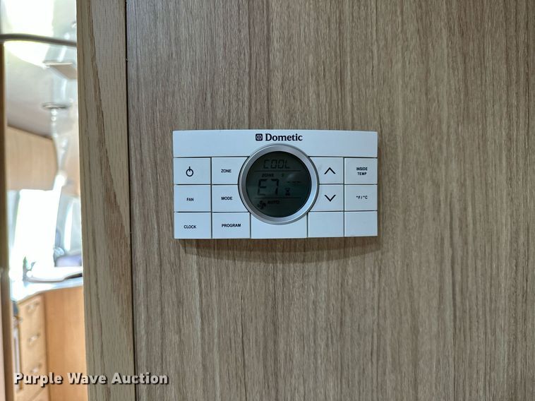 image for item OC9100 2019 Airstream Flying Cloud  camper