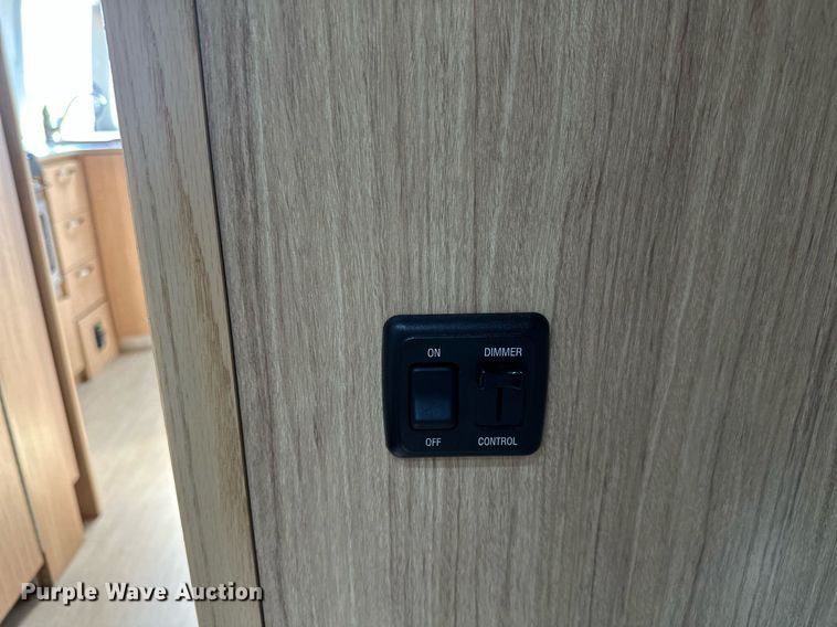 image for item OC9100 2019 Airstream Flying Cloud  camper