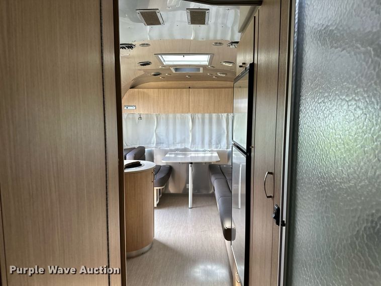 image for item OC9100 2019 Airstream Flying Cloud  camper