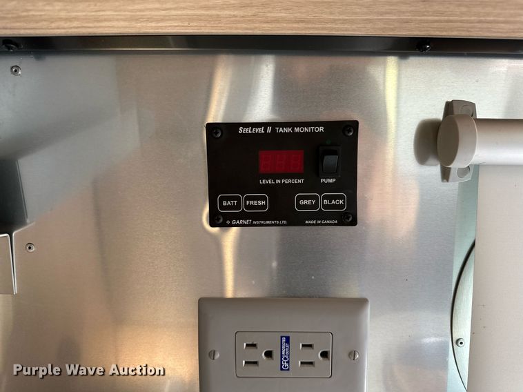 image for item OC9100 2019 Airstream Flying Cloud  camper