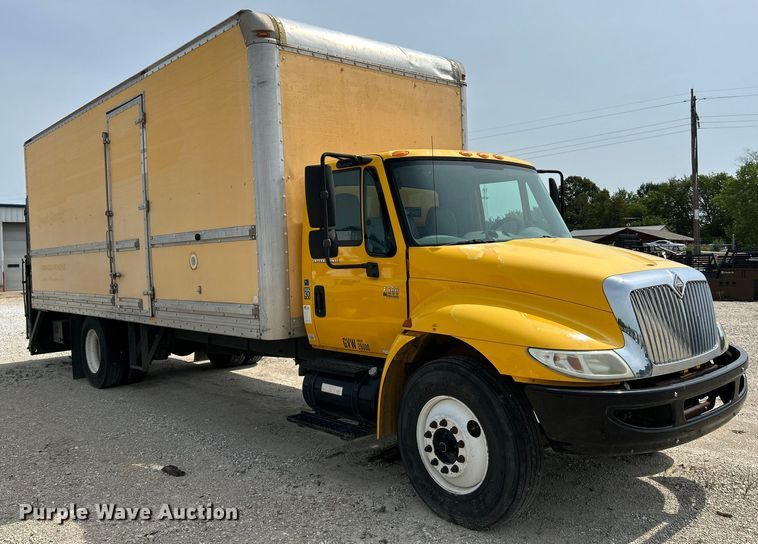 image for item OK9654 2006 International 4300  box truck