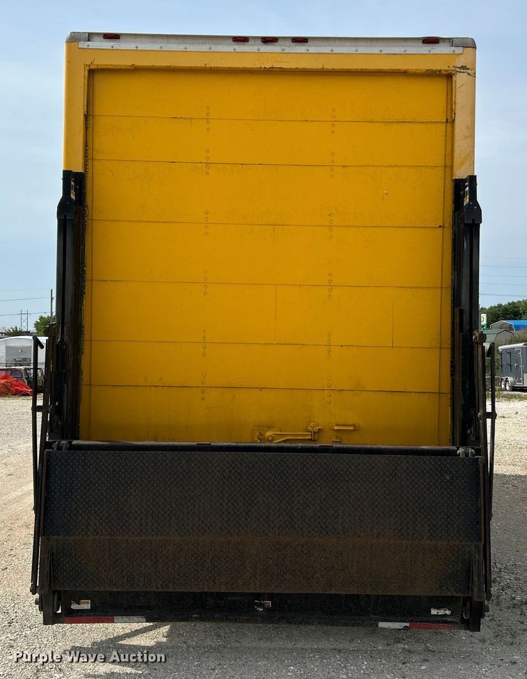 image for item OK9654 2006 International 4300  box truck