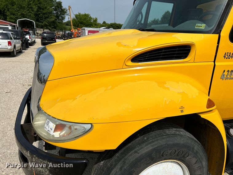 image for item OK9654 2006 International 4300  box truck