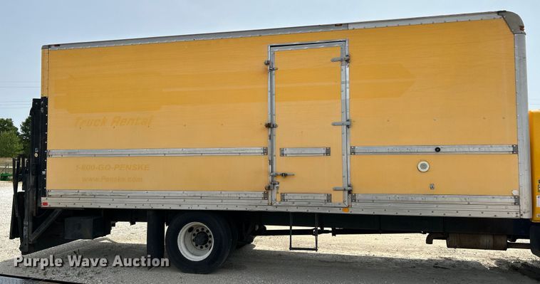 image for item OK9654 2006 International 4300  box truck