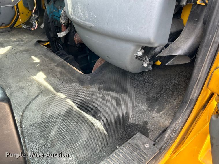 image for item OK9654 2006 International 4300  box truck