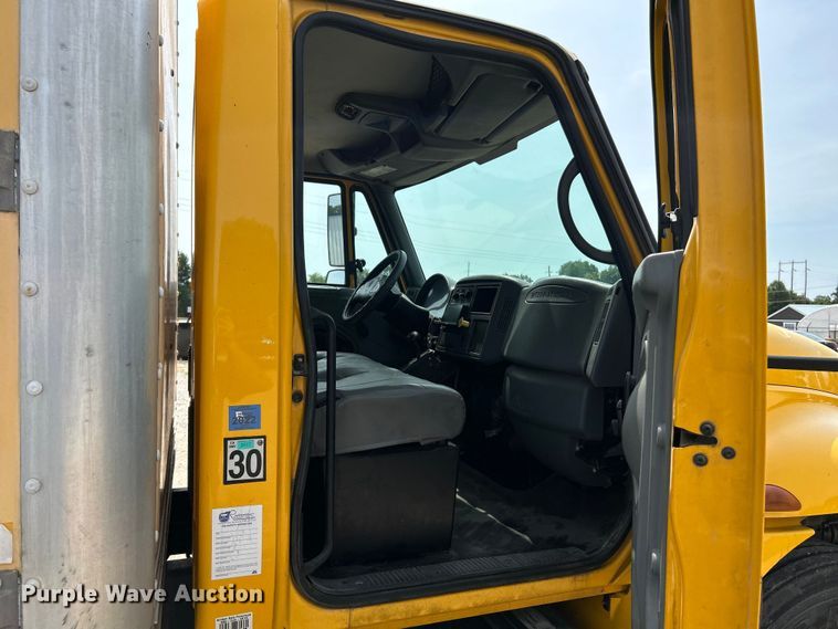 image for item OK9654 2006 International 4300  box truck