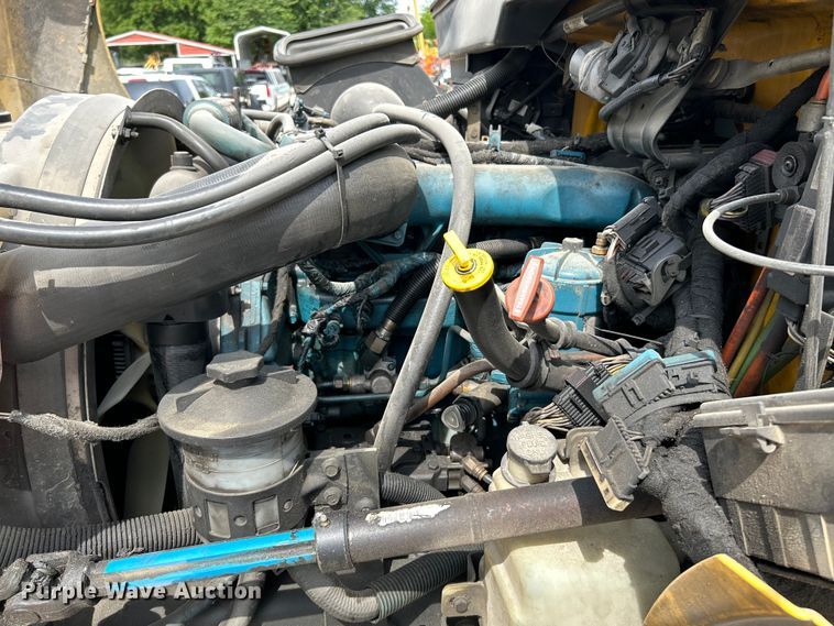 image for item OK9654 2006 International 4300  box truck