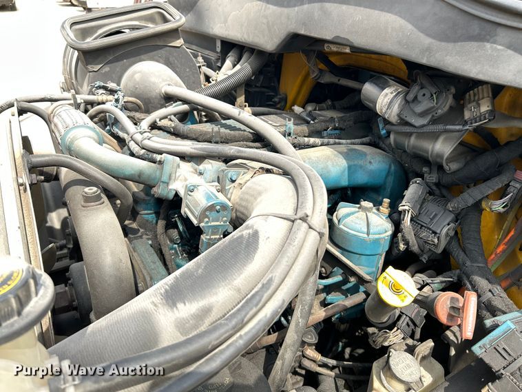 image for item OK9654 2006 International 4300  box truck