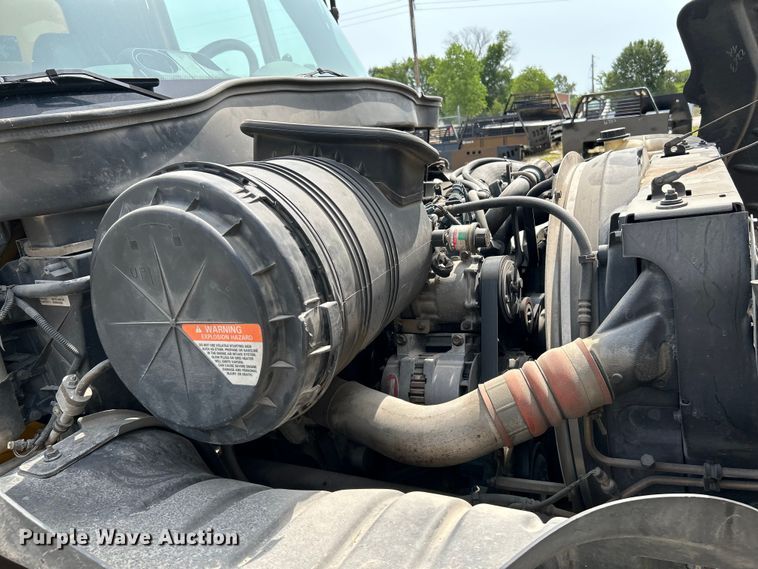 image for item OK9654 2006 International 4300  box truck