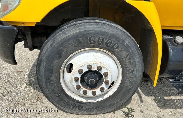 image for item OK9654 2006 International 4300  box truck