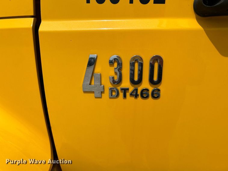 image for item OK9654 2006 International 4300  box truck