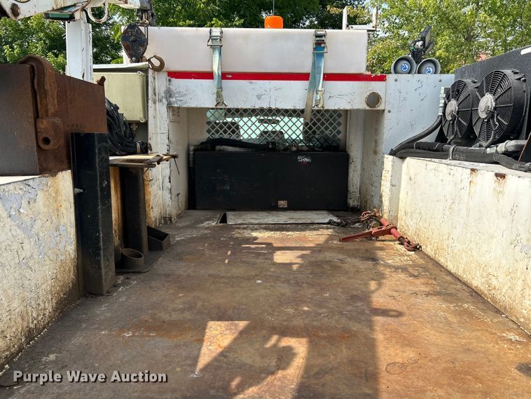 image for item OK9663 2012 Ford F550 Super Duty  Crew Cab crane truck