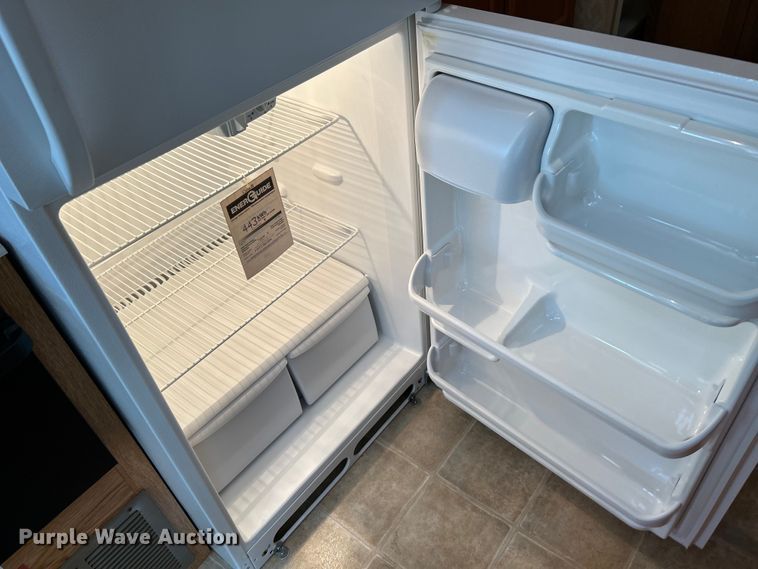 image for item OK9666 2006 Monaco Coach Holiday Rambler  camper